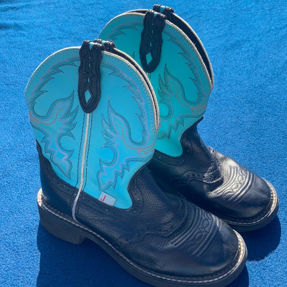Justin Gypsy Blue Cowboy Boots (Women’s 7)